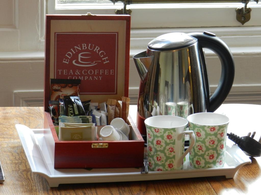 Balmoral Guesthouse Edinburgh Bagian luar foto