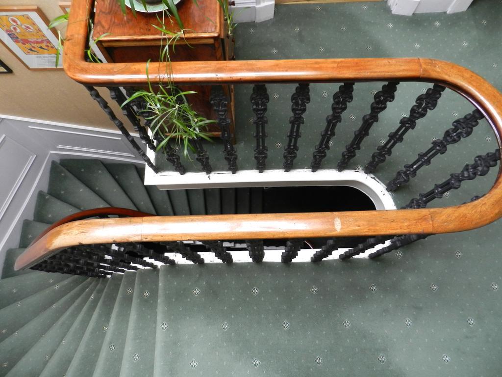 Balmoral Guesthouse Edinburgh Bagian luar foto